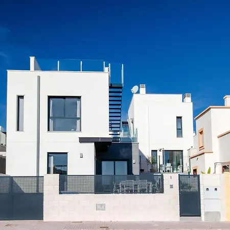 De Lujo Con Piscina Βίλα Οριουέλα